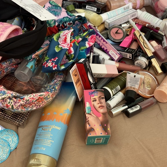 Random goodies! 5 items for $25! Read description! - Picture 5 of 9